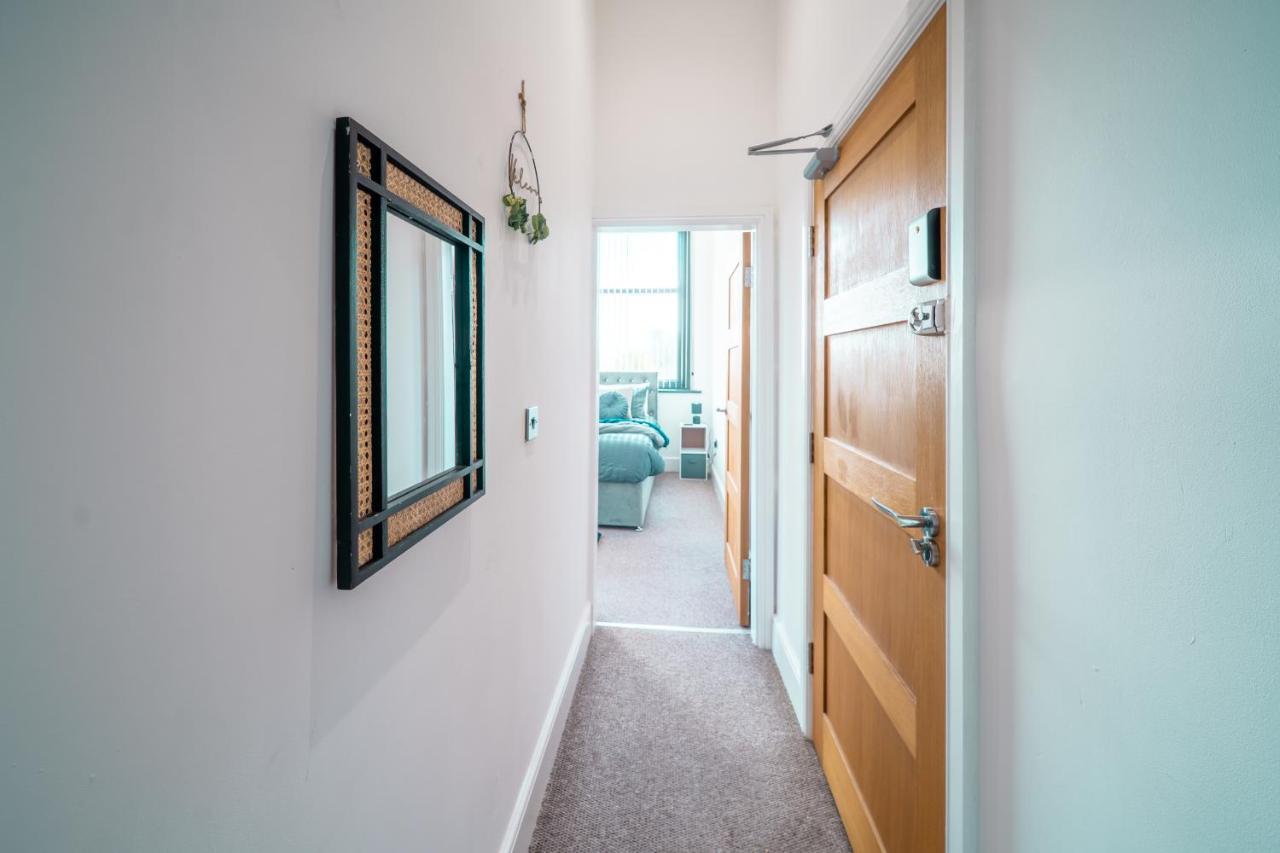 Cozy 1-Bedroom Apartment In The Heart Of Barnsley Town Centre Экстерьер фото