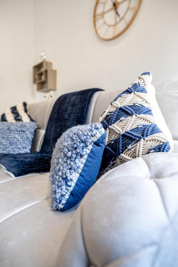 Cozy 1-Bedroom Apartment In The Heart Of Barnsley Town Centre Экстерьер фото