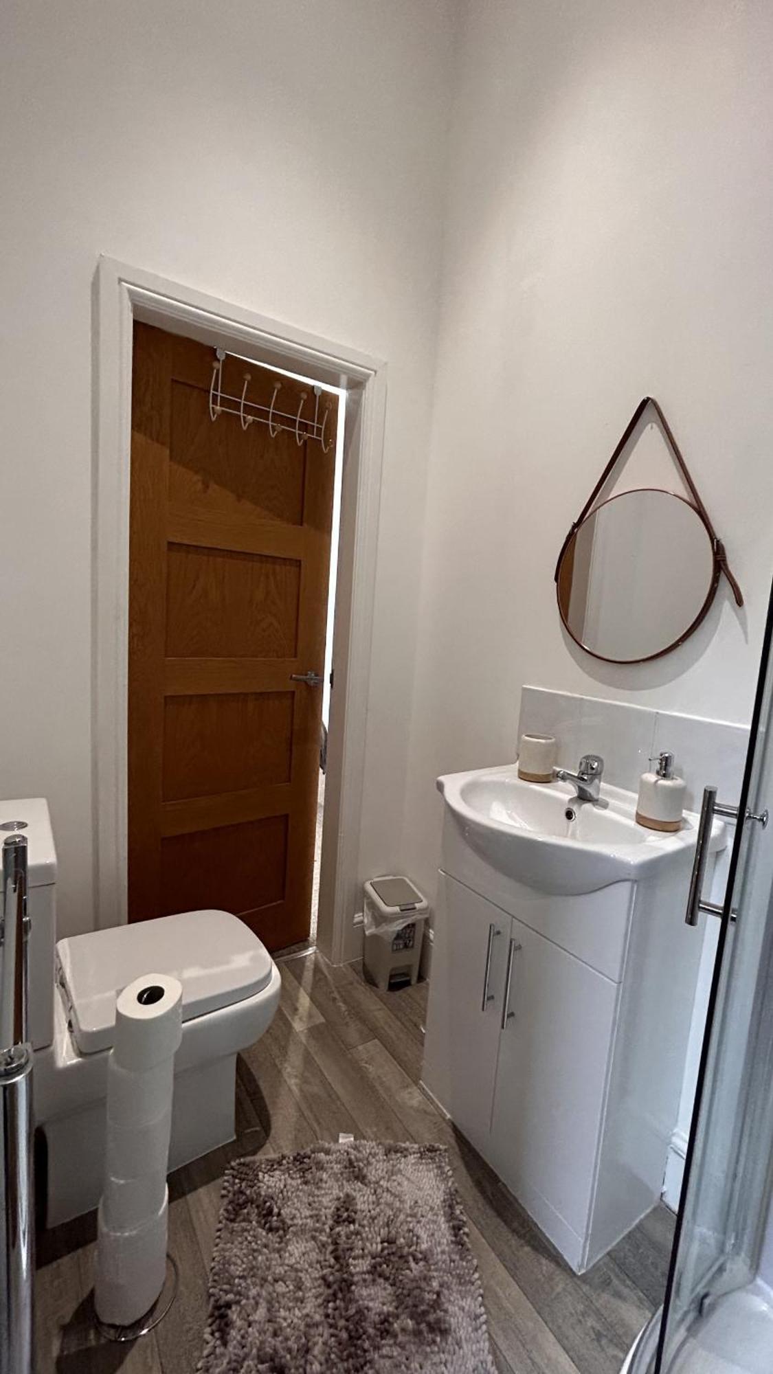 Cozy 1-Bedroom Apartment In The Heart Of Barnsley Town Centre Экстерьер фото