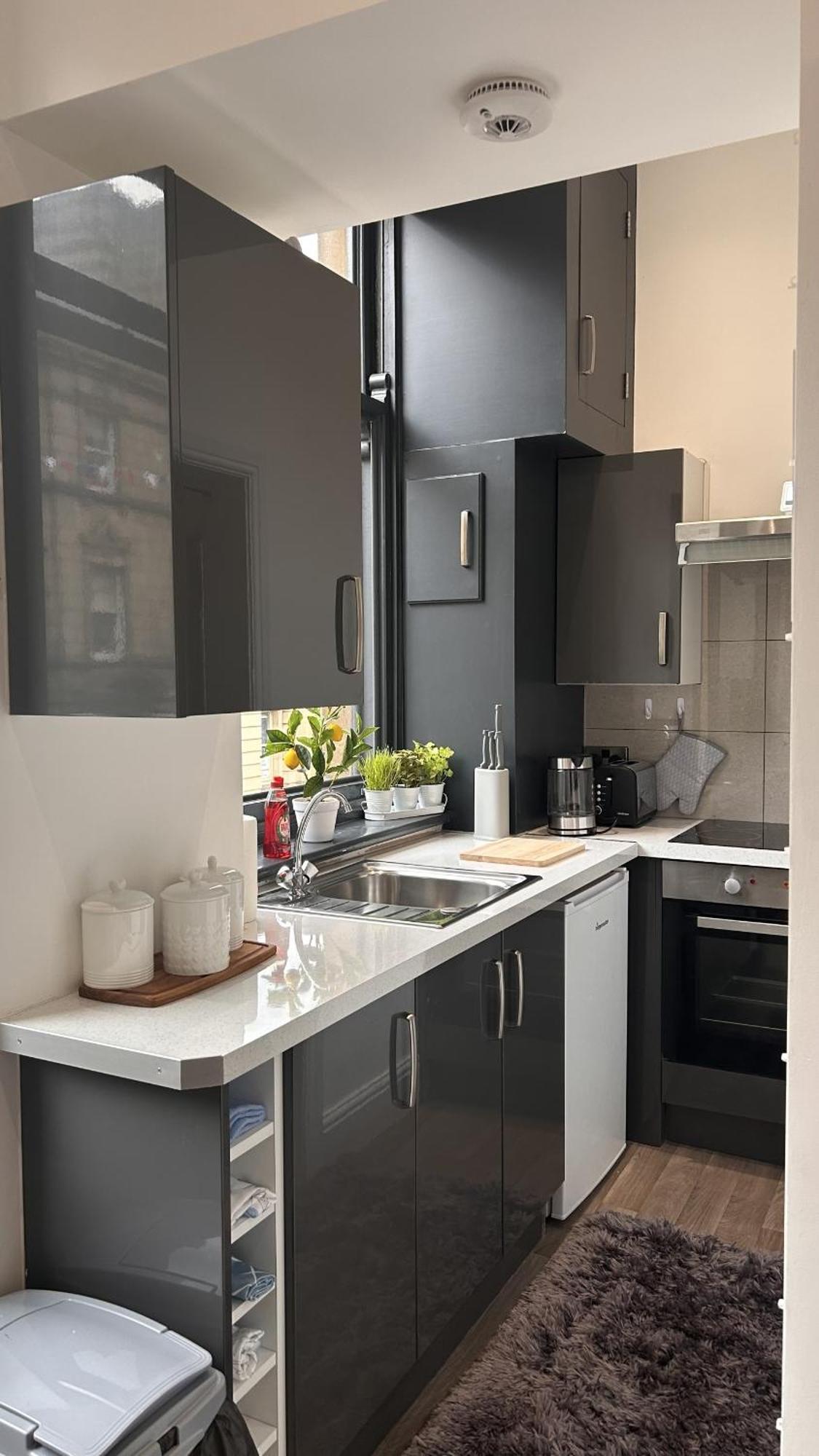 Cozy 1-Bedroom Apartment In The Heart Of Barnsley Town Centre Экстерьер фото
