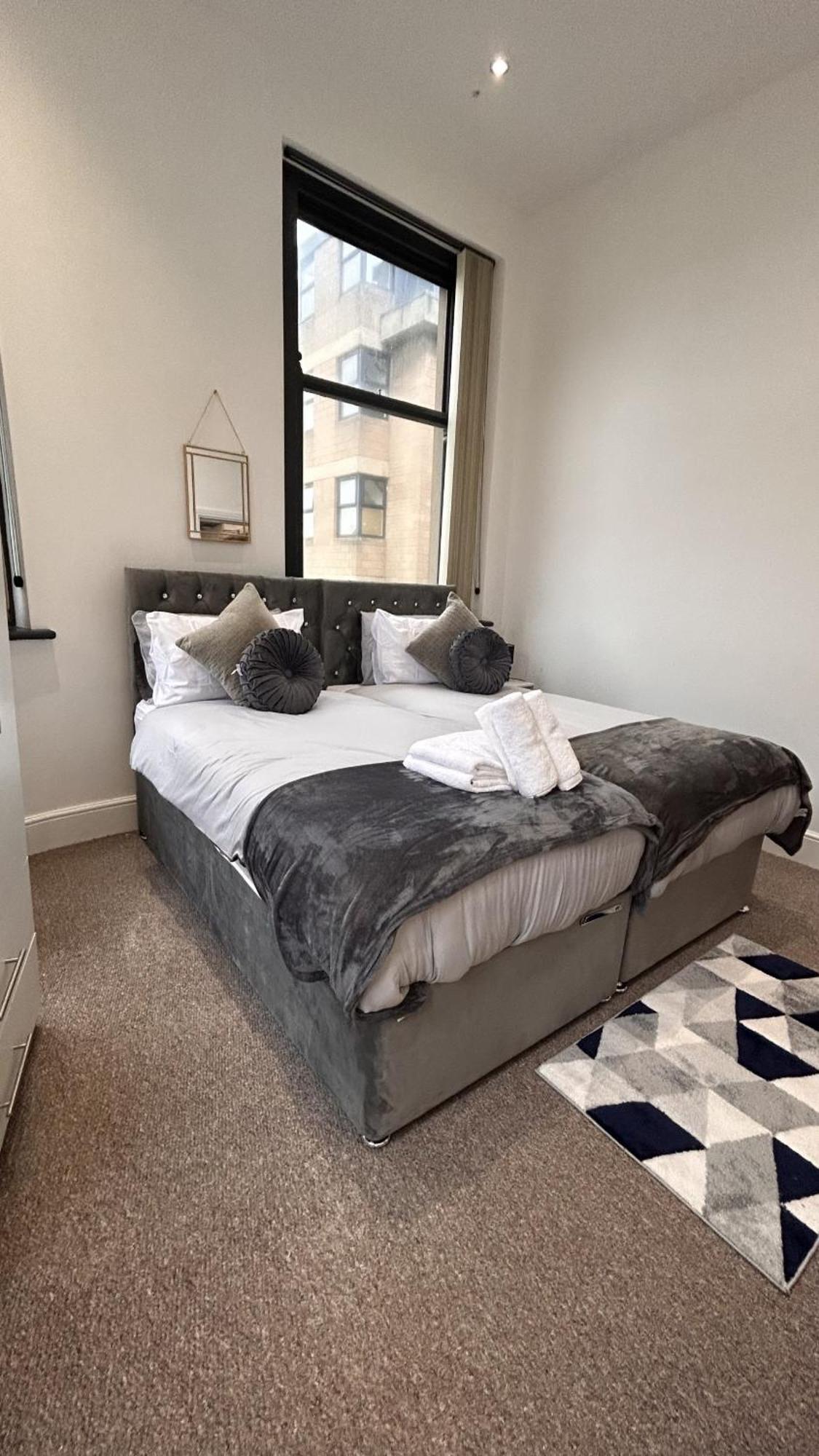Cozy 1-Bedroom Apartment In The Heart Of Barnsley Town Centre Экстерьер фото